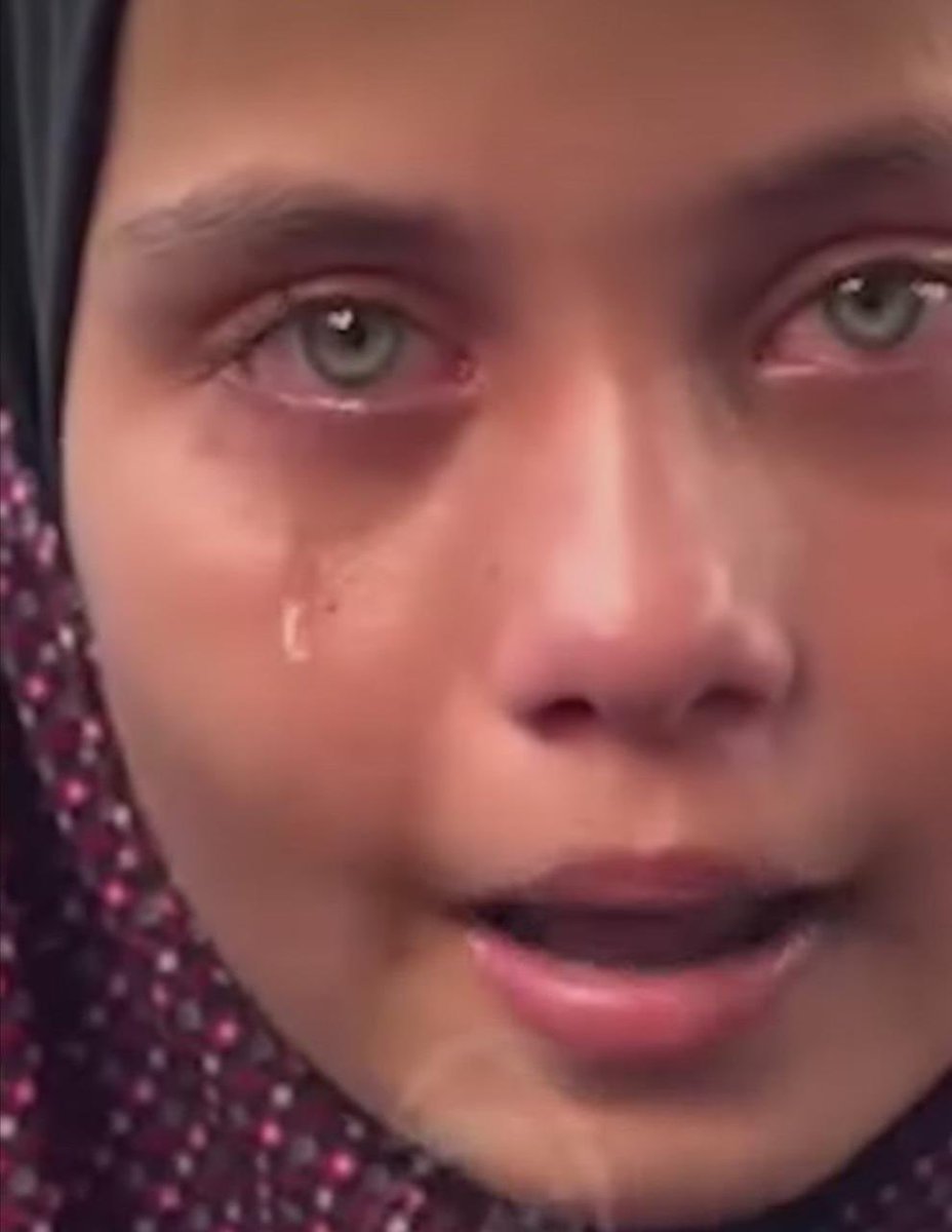 ايها العالم ارحموا غزة معقولة دموع هذه الغزاوية ولا احد يقف معهم