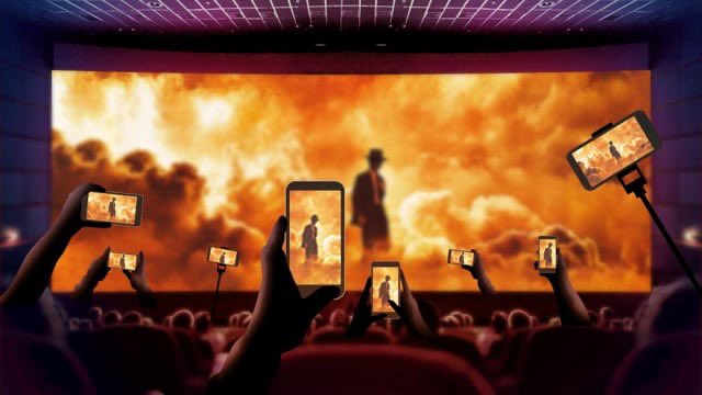 actionman_off's tweet photo. Les put**** de téléphone au cinéma !! Ça devrait être interdit à l’entrée quel enfer
Et vous?🤔 https://t.co/cTurV8LiAf