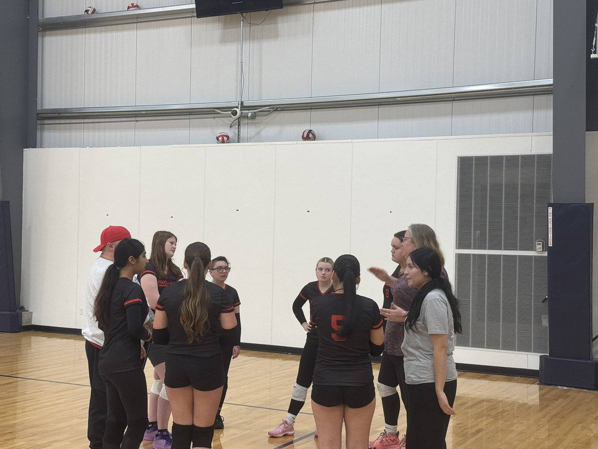 OSAAVolleyball's tweet photo. Week 2 action! https://t.co/IKiiTSVURF