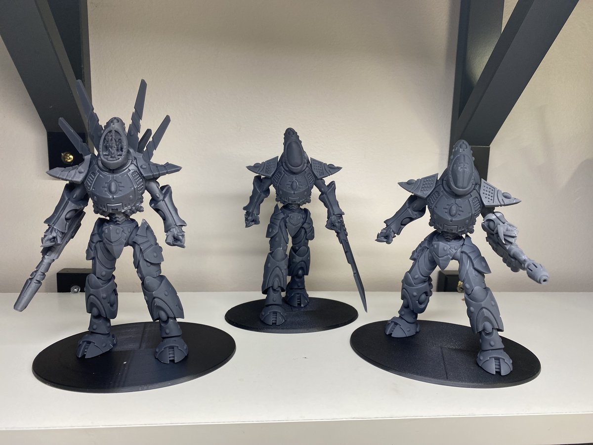 PascalCleroux's tweet photo. Added some posed legs for the 8mm Super Titans, always a pain gluing pieces while trying to hold a pose. https://t.co/idveonN7CK