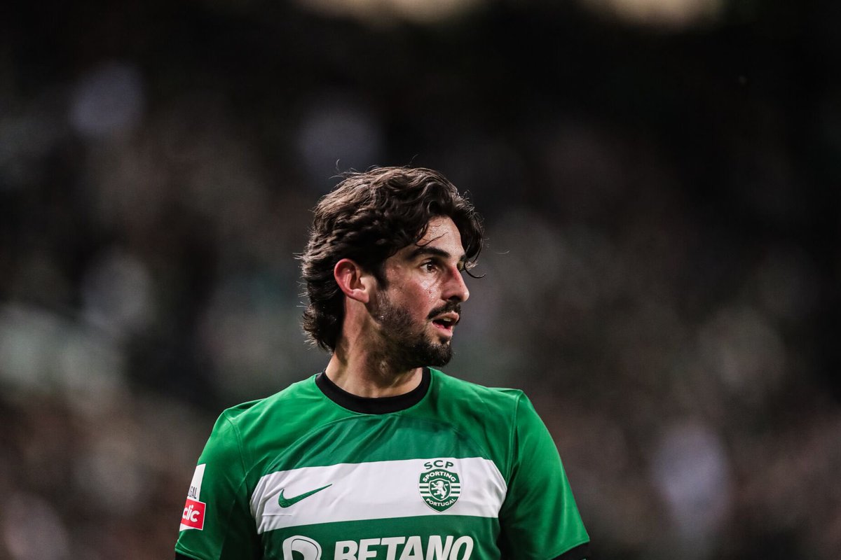 Pensaste que nunca irias ser o trincão antigo. Mas foste. Confiaste em nós, confiaste em ti. Não te vamos deixar cair, quando um cai, caímos todos, quando nos levantamos, levantamo-nos todos! Vai ser sempre assim, até ao fim. Somos o Sporting Clube de Portugal. 💚