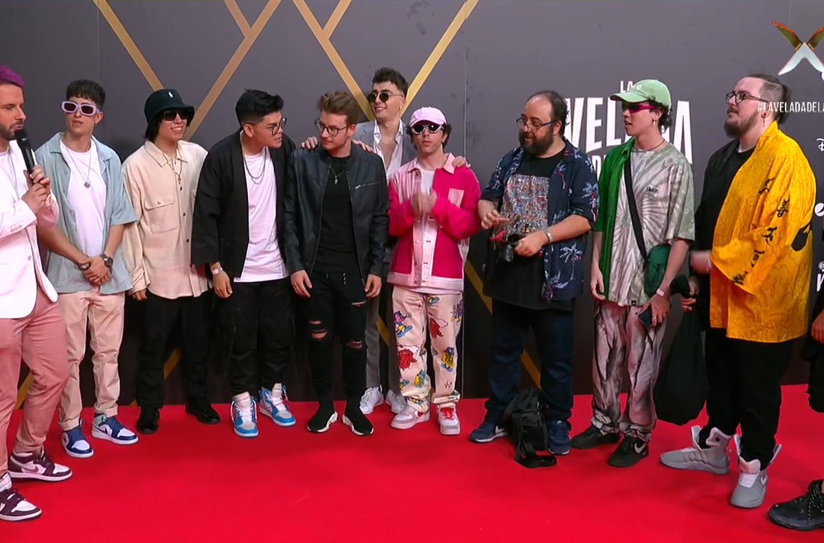 aleequack's tweet image. "Debí tirar más fotos de cuando te tuve" 

Twitch hispano 2022-2023 💔