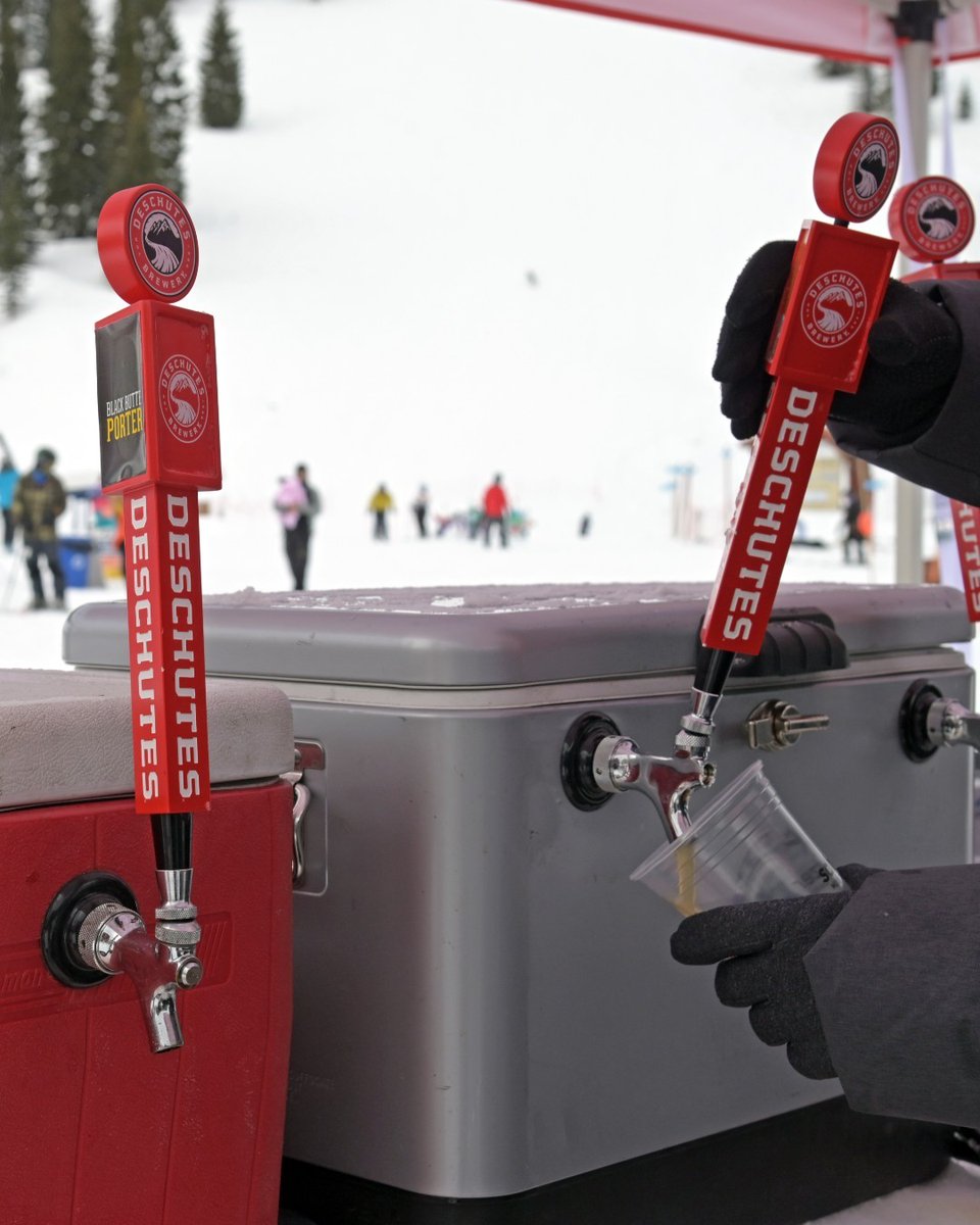 SchweitzerID's tweet photo. Deschutes Brewery is coming back to Schweitzer! 🍺 From Jan. 17-19, come up for Deschutes Red Chair &amp; MLK Weekend to drink some delicious Deschutes brews, hunt for the golden keg, listen to live music in Taps, watch the torchlight parade, &amp; enjoy the fireworks show 🎆 https://t.co/rycNMZAyL0