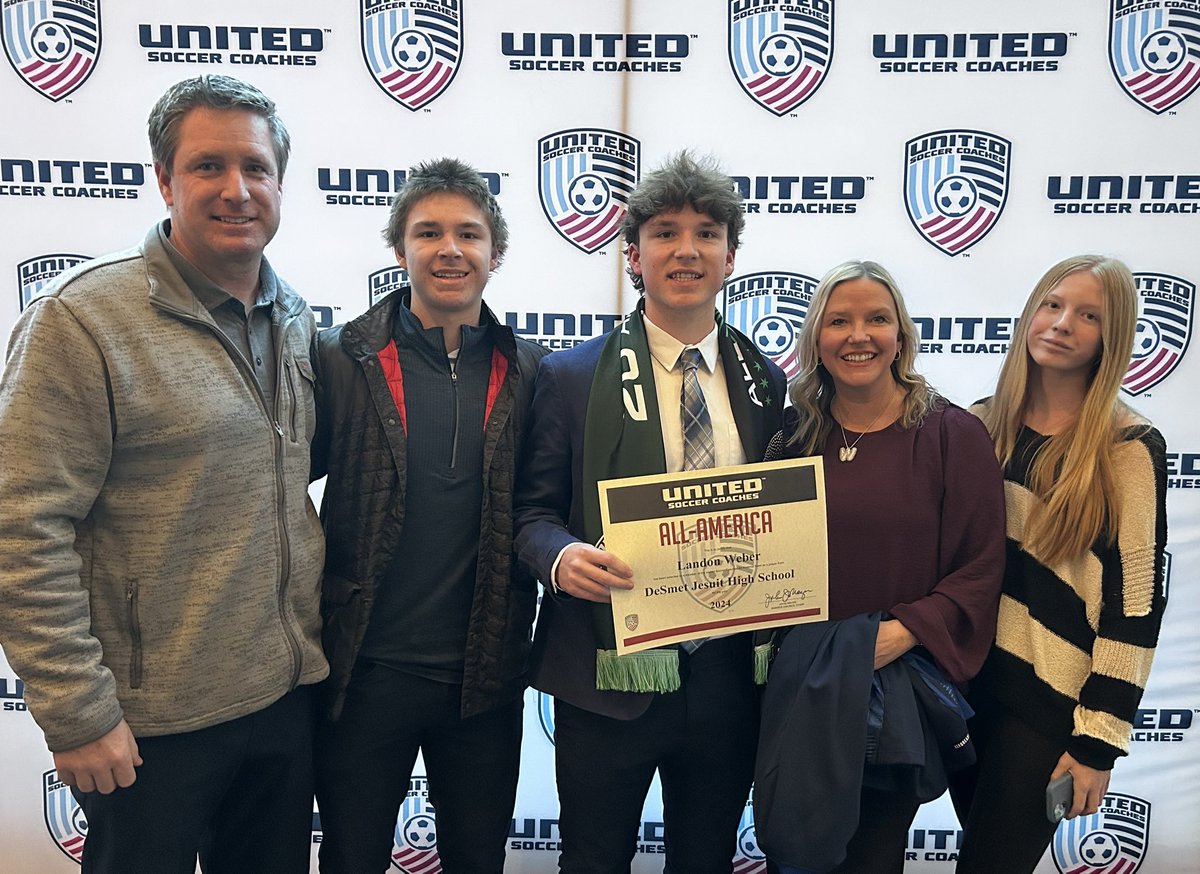 DeSmetSoccer's tweet image. Making it official today! Landon Weber becomes another All-American for @DeSmetJesuitHS. Our third All-American in the past 11 years. Congratulations to Landon and the entire Weber family! #allin