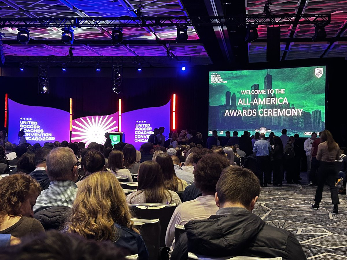 DeSmetSoccer's tweet image. Making it official today! Landon Weber becomes another All-American for @DeSmetJesuitHS. Our third All-American in the past 11 years. Congratulations to Landon and the entire Weber family! #allin