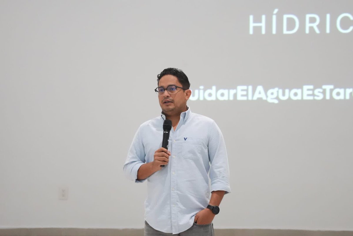 LFSalasR's tweet photo. Nos estamos informando de manera permanente al interior del organismo operador para dar un mejor y eficiente servicio; una iniciativa que nos ayudará a hacerle frente a los desafiós que avecina este 2025.

#TodosSomosGuardianesDelAgua https://t.co/bjpsPtMJuF
