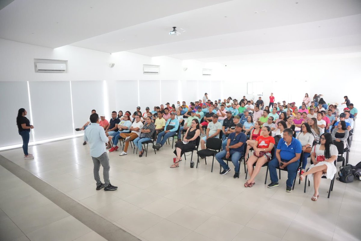 LFSalasR's tweet photo. Nos estamos informando de manera permanente al interior del organismo operador para dar un mejor y eficiente servicio; una iniciativa que nos ayudará a hacerle frente a los desafiós que avecina este 2025.

#TodosSomosGuardianesDelAgua https://t.co/bjpsPtMJuF
