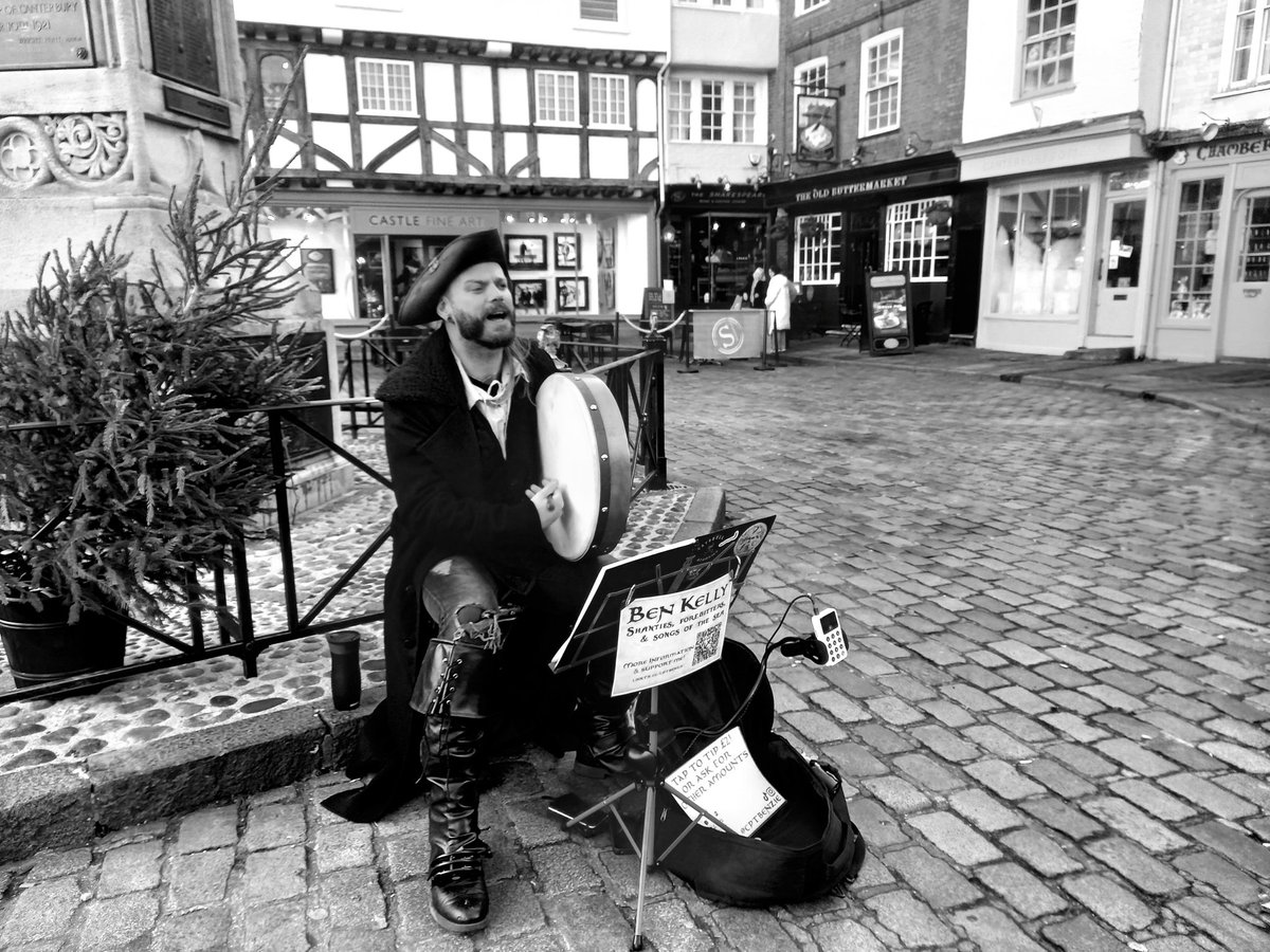 denise_bottali's tweet photo. Busking with a difference #benjaminkelly #buttermarket #canterbury https://t.co/XCXwtdfuNB