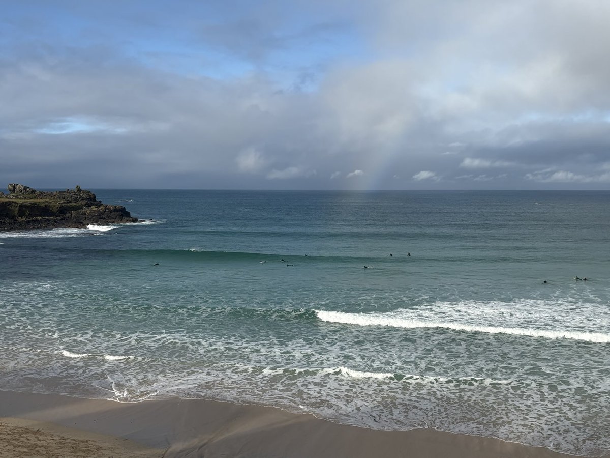 St Ives looking gorgeous today. #Porthmeorbeach #surfing