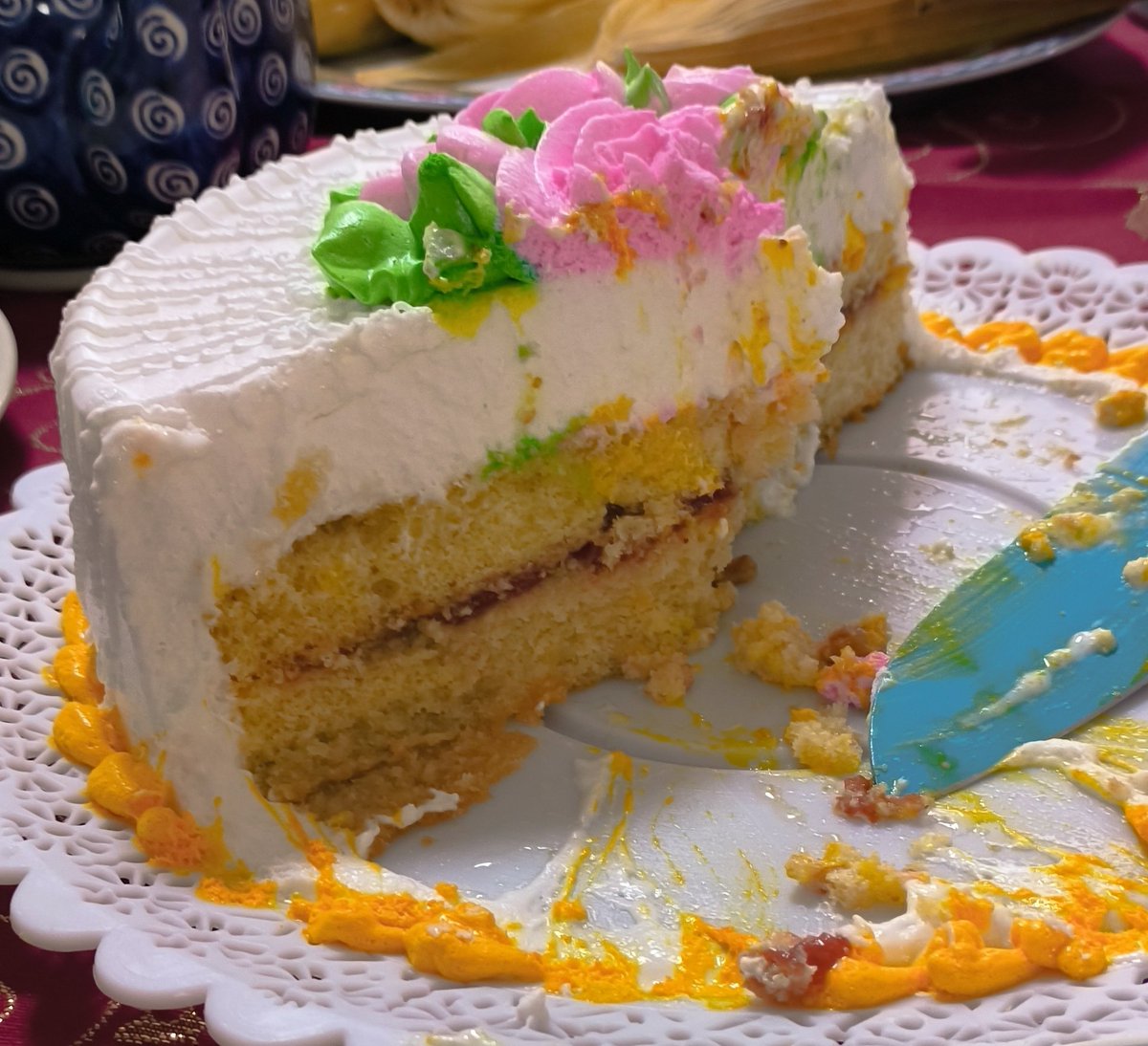 zizzable's tweet photo. @solosanborns cómo que la mitad es merengue y además el pan es muy poquito? https://t.co/ctxZi4pyDT