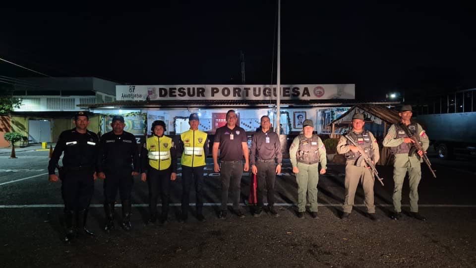 CEOFANBVE's tweet photo. 🔁 RT || GJ. @dhernandezlarez: ¡En alerta las 24 horas del día! ¡Por la integridad y seguridad de la patria!

#IntegrarEsVencer https://t.co/vt6yI4y4tE