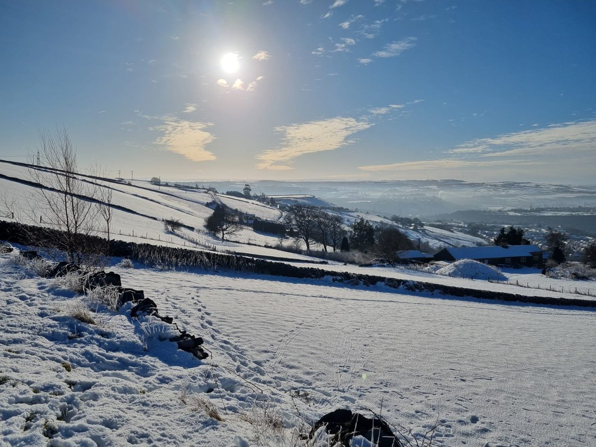 izzybizzywizzy1's tweet photo. Still #snowy in Narnia. While it is pretty - I’d like it to go now. https://t.co/VICYaHZQIX