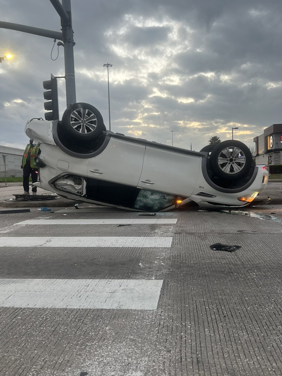 stefanijansky's tweet photo. @Nissan my Armada saved my life @NissanUSA @NissanMotor https://t.co/9TIbo2gq1Q