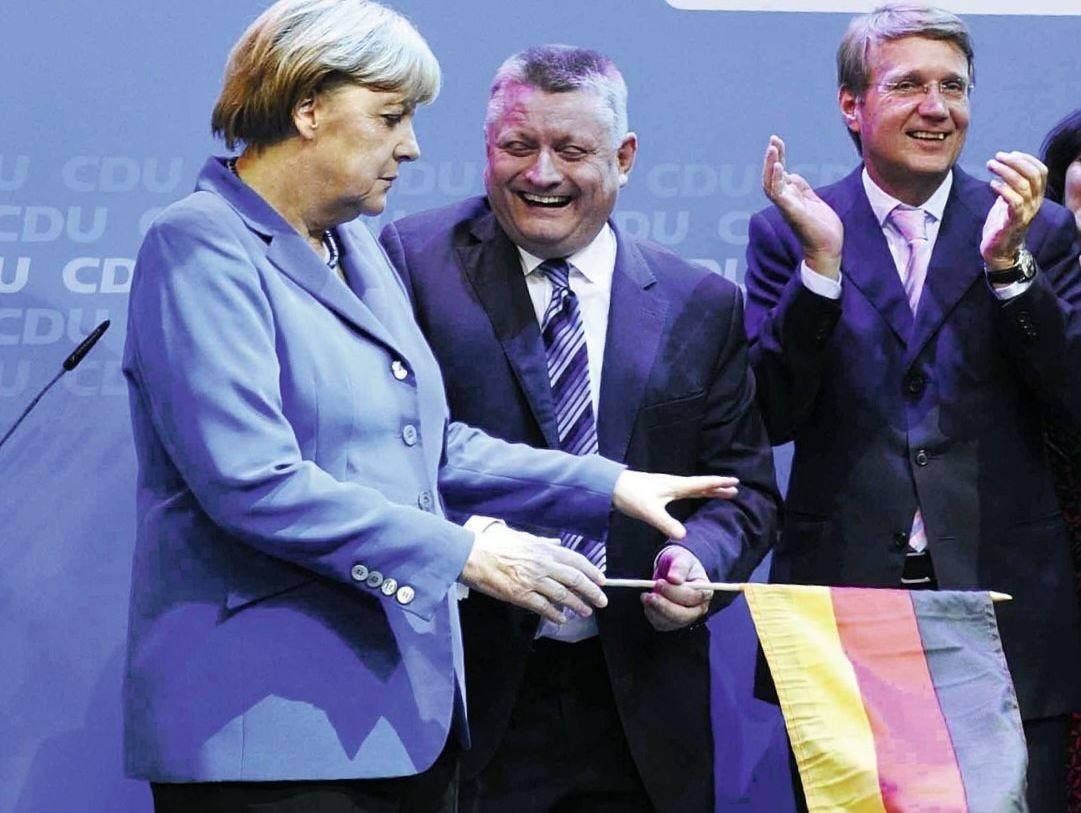 Alice_Weidel's tweet photo. Herr Merz will nicht mit der AfD koalieren - er wolle nicht die "Seele der CDU verkaufen". Diese Seele hat die CDU schon vor 12 Jahren verloren, spätestens in genau diesem Moment. https://t.co/l6rtyWcFZD