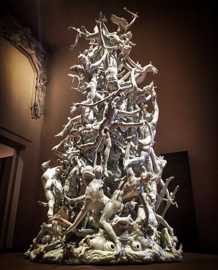 arteviajero_com's tweet photo. La caída de los ángeles rebeldes (1750), esta genialidad fue realizada en un solo bloque de mármol de Carrara por Agostino Fasolato.
La escultura mide 2 metros de altura y presenta 60 figuras. Palazzo Leoni Montanari de Vicenza (Italia)
#FelizSabado #photography #art https://t.co/kYqSxvVyso