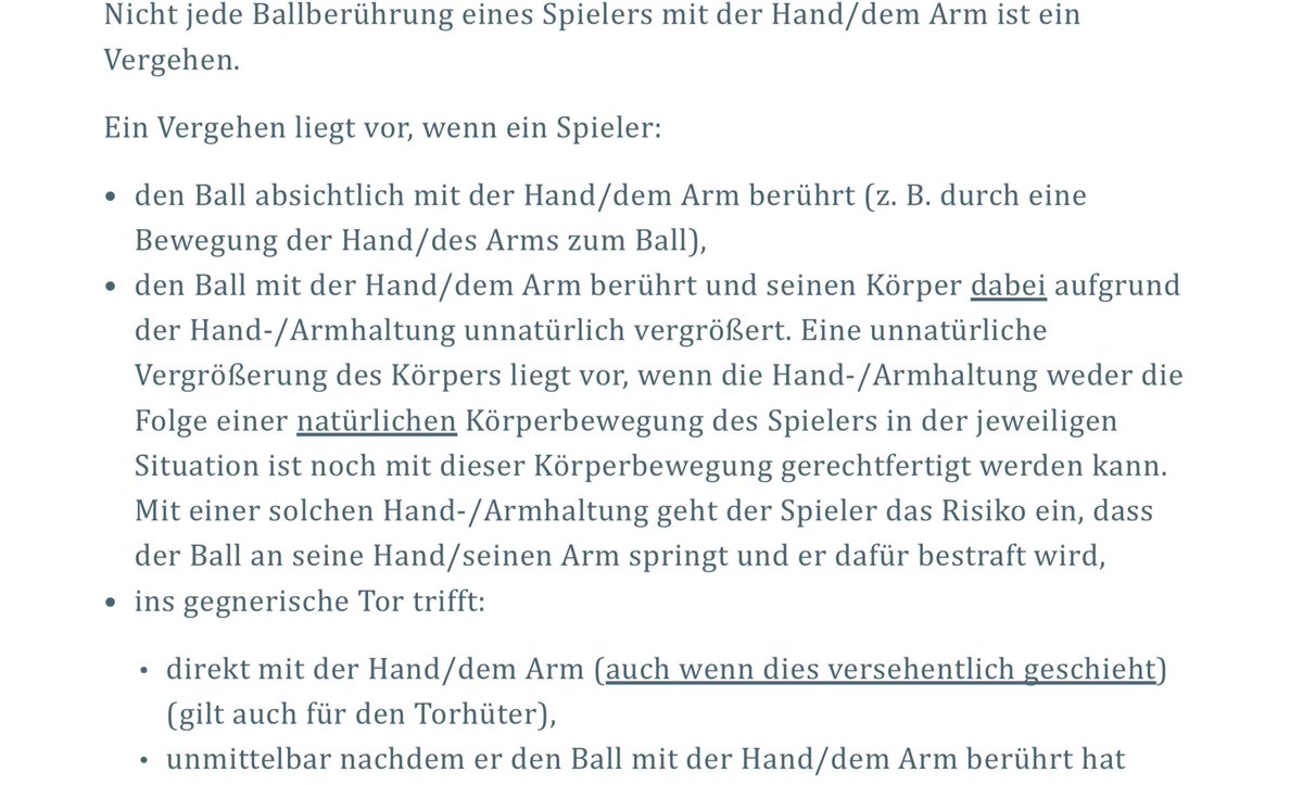 graefe_manuel's tweet photo. #Bundesliga #BMGFCB 
Schöner Block von Reitz hätte man beim Volleyball gesagt…
Zwar aus sehr naher Entfernung mit Tempo,aber Hand über Kopf ist beim Fußball nicht normal (auch wenn er sich vl schützen will/Schutzhand gibt‘s nicht)&amp;eine klassische Körperflächenvergrößerung->Elfer https://t.co/sMaCtCoz1J