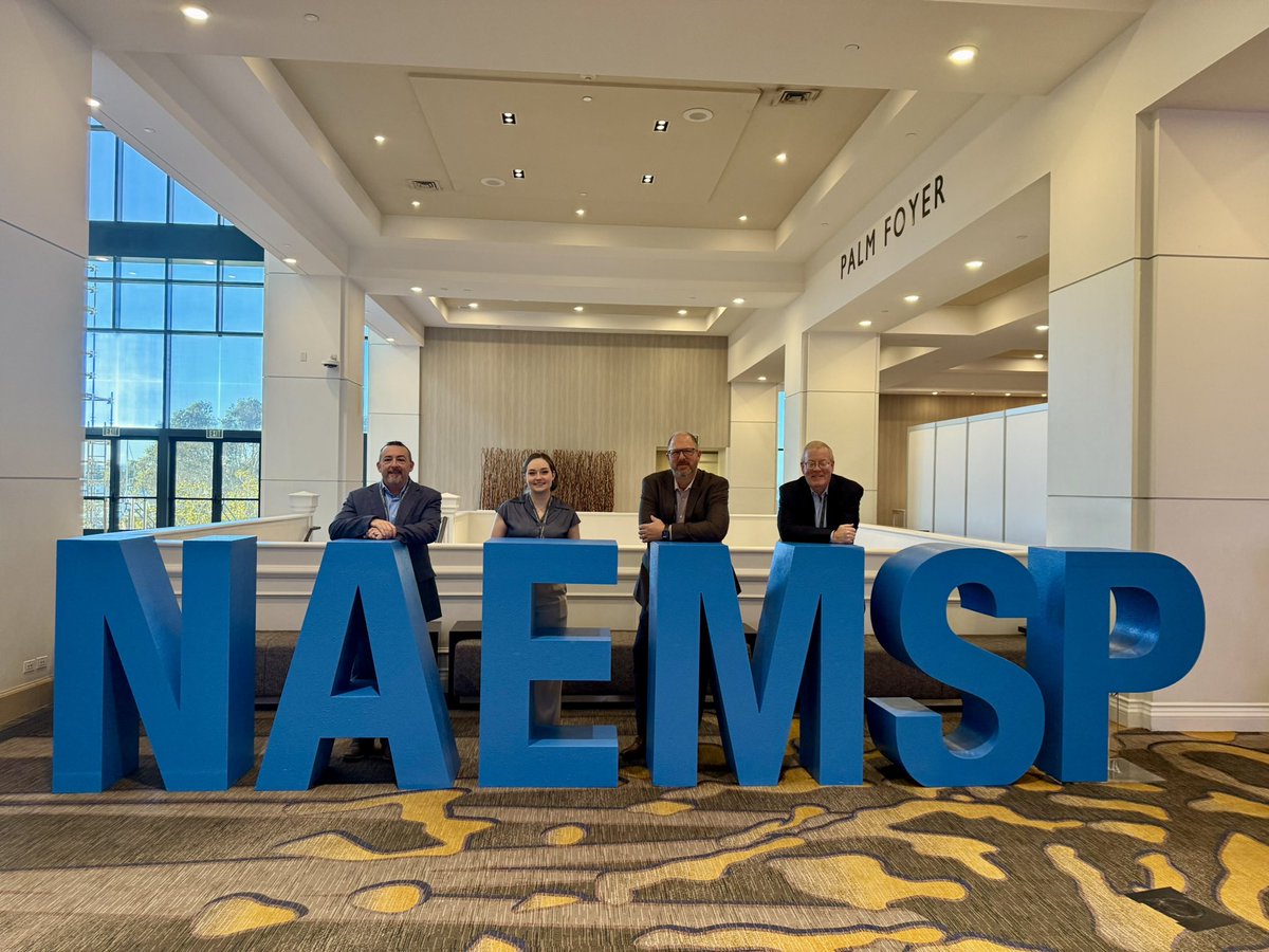 drjeffgoodloe's tweet image. Honored to be w/this #EMS medical oversight team (+our brothers in OK while we’re at @naemsp) for Metropolitan @cityofokc & @cityoftulsa. Humbled to present a decade’s data on safely ⬇️ use of lights & sirens & 2 yrs #wholeblood in EMS. @emsaok @okcfire @tulsafiredept #naemsp2025
