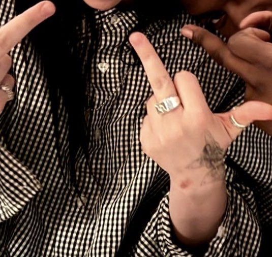 chihirodoll's tweet image. thinking.