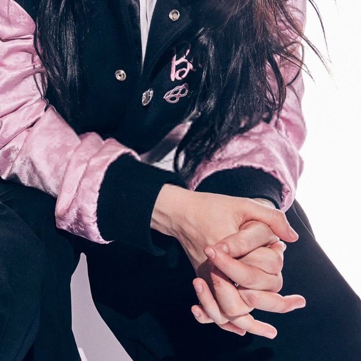 chihirodoll's tweet image. thinking.