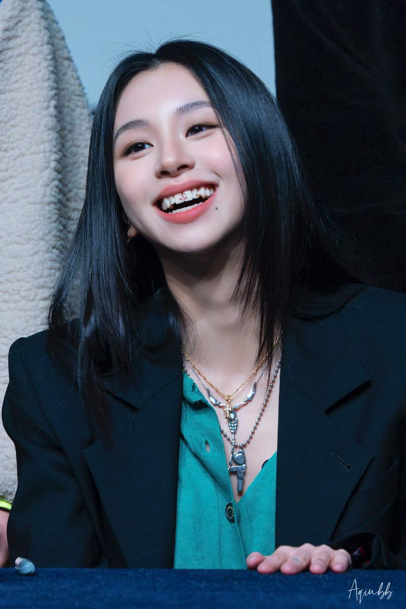 chaeyoung pics tweet media