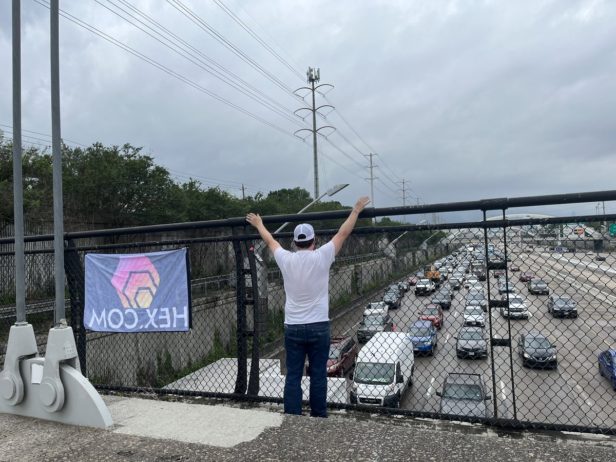 EcoBuildr's tweet photo. @VicHFN @DomiooP @gtaguy1204 @BBambolot @NuclearHerbs @rovercrc @Seba369x @RackhamRishel @KatieePCrypto @bpkdasbaum #HEXonAbridge #meetup #ATX #HEX #PulseChain #cryptomeetups #BTC #ETH https://t.co/wZ1TU1mLYX