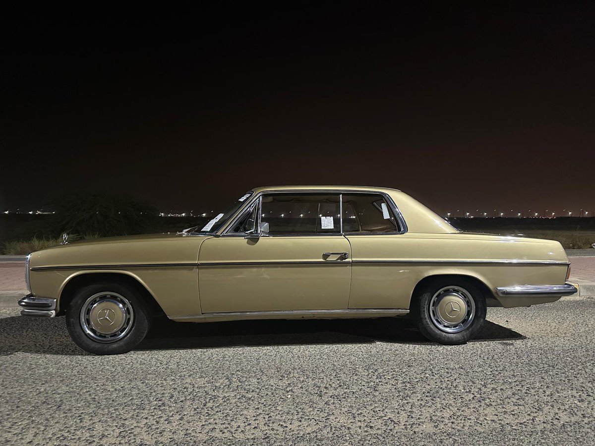 للبيع مرسيدس 

موديل ١٩٧٢ باب واحد  

وارد المانيا 

250 CE

📞55554012
#سيارات #الكويت #قطر #السعودية