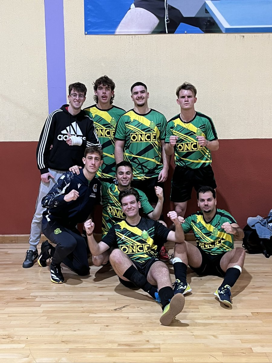 Victoria!! Los de la Once ante Hierros Moraleda-Bar Bodegón.
Resultado 4-2.
Vamos Once!!!!💚💚💚