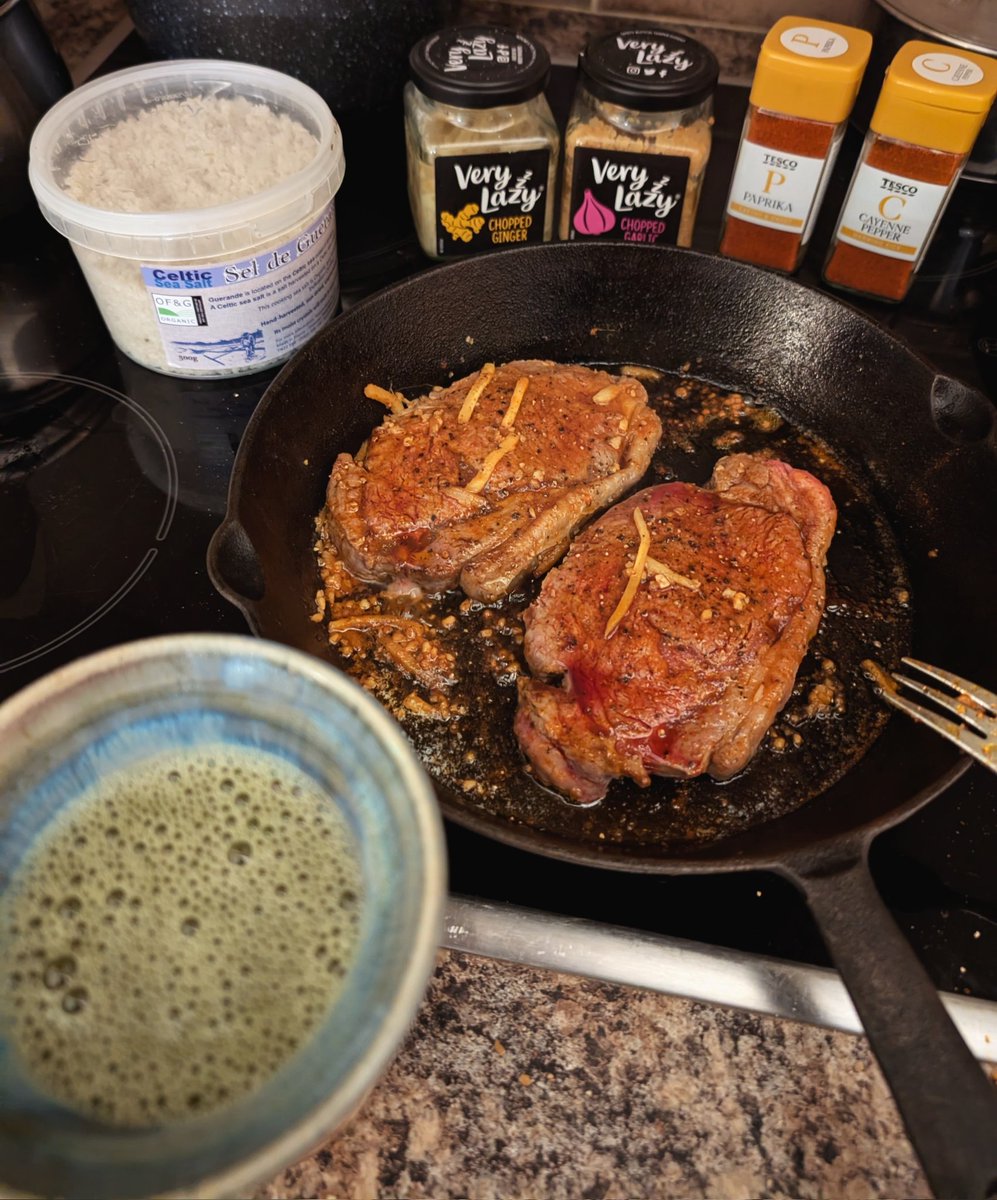 gm CT. what are you cooking today, anon? 

Irish sirloins w/ celtic sea salt, ginger, garlic and spices washed down with Matcha tea.
