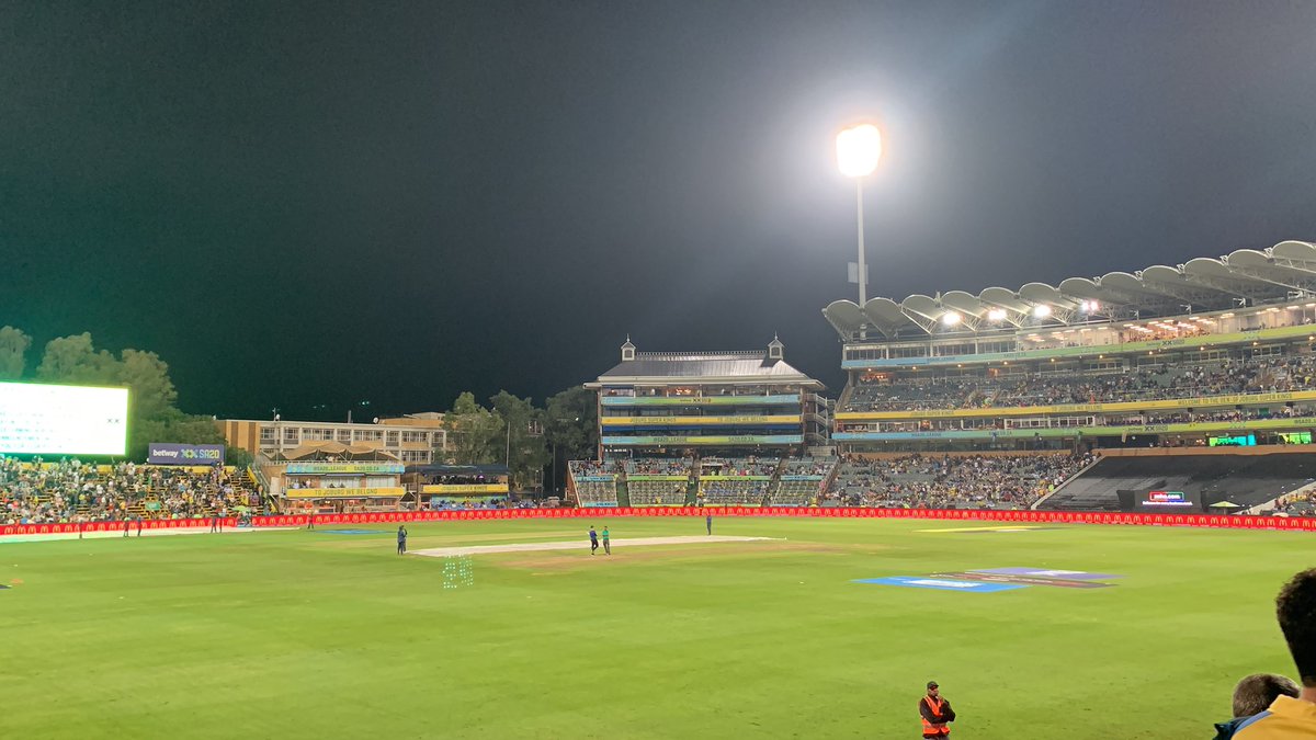 mmarsh63's tweet photo. #SA20 need to be quicker to deliver covers when rain has gone. No umbrellas in sight, players in the field and yet covers remain on for over half an hour. People leaving the stadium #disappointing https://t.co/nnGTpYGhjc