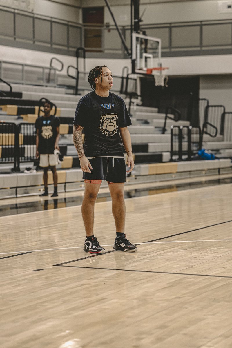 Good team win vs Scarborough on Monday Kelcey Jones w/ a nice over all game 21pts 9rbs <a href="/k3lceyyyhoops/">kel$osa</a> <a href="/djones8301/">Doug Jones</a> <a href="/BallSoHardSS/">Ball So Hard</a> <a href="/ElevateCoachMcB/">Coach McBride</a>