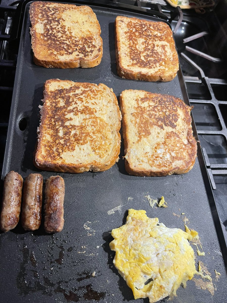 SueHappy3's tweet photo. Four slow miles! ๐คท๐ปโโ๏ธ๐๐ปโโ๏ธ๐จ
Me to me- girl, I want French toast! ๐
Also
Me to me- girly.. Iโll make you some! โค๏ธ๐๐ผ
#indoorrun
#introvertlife
#ypurfavoritefour ๐คท๐ปโโ๏ธ๐
#overfortyrunner
#marathontraining
#pacetraining
#StrengthTraining
#happySabado https://t.co/xf4KTAy64K