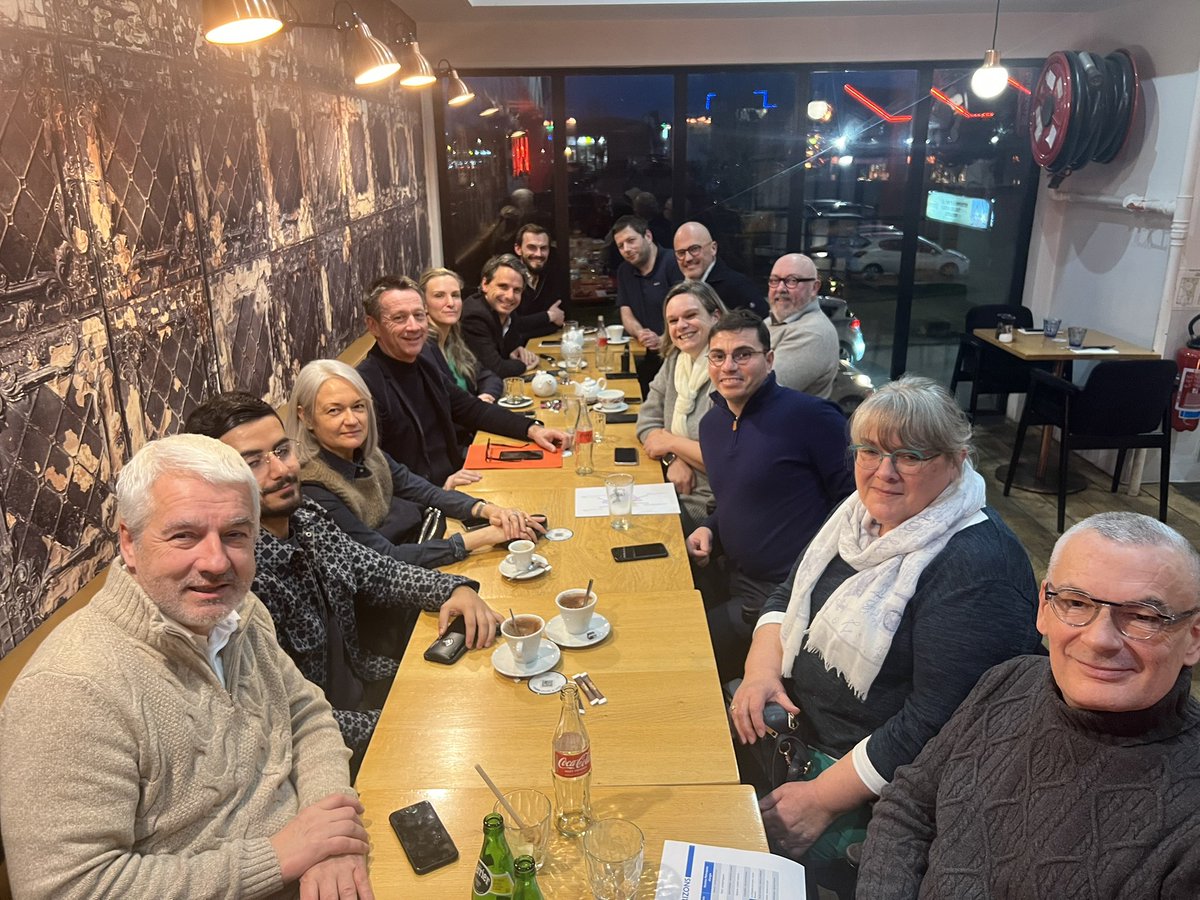 Réunion des référents municipaux de la Loire-Atlantique d’<a href="/HorizonsLeParti/">Horizons</a> autour de notre responsable départemental <a href="/NicolasCriaud/">Nicolas Criaud</a>.

Au programme : organisation du mouvement, école de formation #Horizons et préparation du congrès interrégional du 26 janvier à Bordeaux. 🔵⚪️