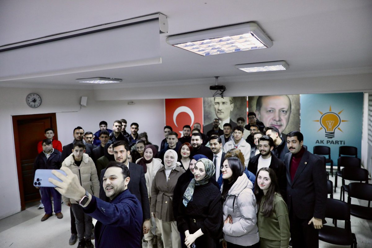 efedemirhann's tweet photo. Altındağ’dayız🙋🏻‍♂️

Hedef ve ihtiyaçlarımızı istişare ettiğimiz İlçe Yönetim Kurulu toplantımızı gerçekleştirdik.

@altindagakgnc 💯 https://t.co/wnNv1PBhTa