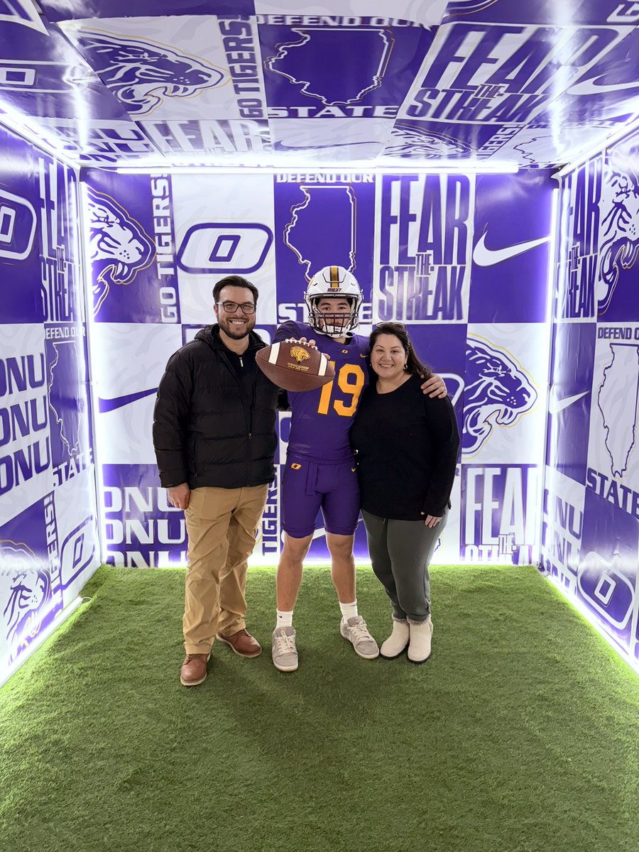fcarrilloiv's tweet photo. Had an amazing time @ONAZFootball yesterday!! @Thatboylid80 @Taber_77 @CoachBeckham @coachamitchell1 https://t.co/jZYdkJMlCz