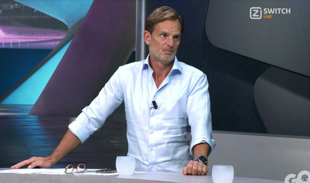 AlbertOrtegaES1's tweet photo. Ronald de Boer, exjugador del Barça, en Ziggo Sports: "Es muy triste que a un club como el Barça se le siga permitiendo hacer trampas. Otros clubes siguen las reglas, pero el Barça siempre se sale con la suya. Es una locura. Si fuera una empresa, hubiese quebrado ya". https://t.co/RyfbmKZFU2