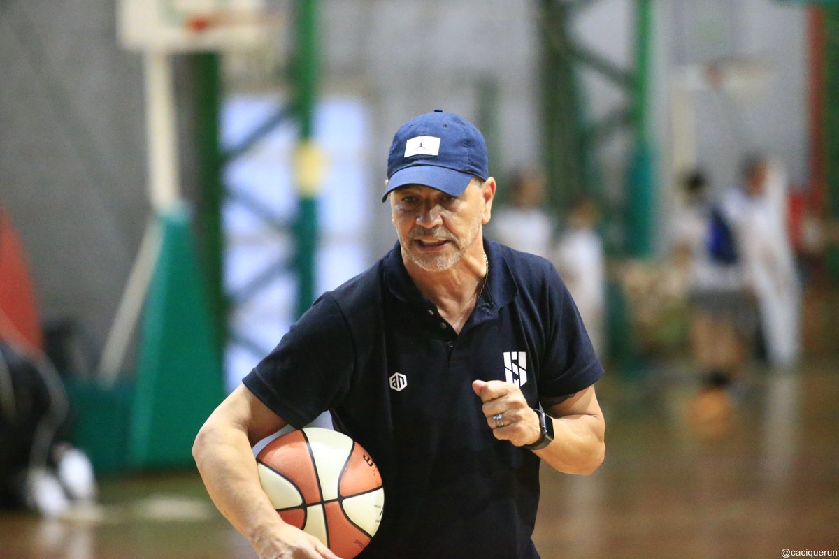 shernandezarg's tweet photo. ¡¡👉@AllNetSports1 👈 indumentaria oficial de los Campus Sergio Hernández!! 🤝👕

Una vez más, y como en cada Campus, cada campista, Sergio, Yellow y todo el staff pudieron disfrutar de entrenar con toda la comodidad gracias a All Net. Esta vez fue en Mar del Plata! https://t.co/Uy0UkmcvKg