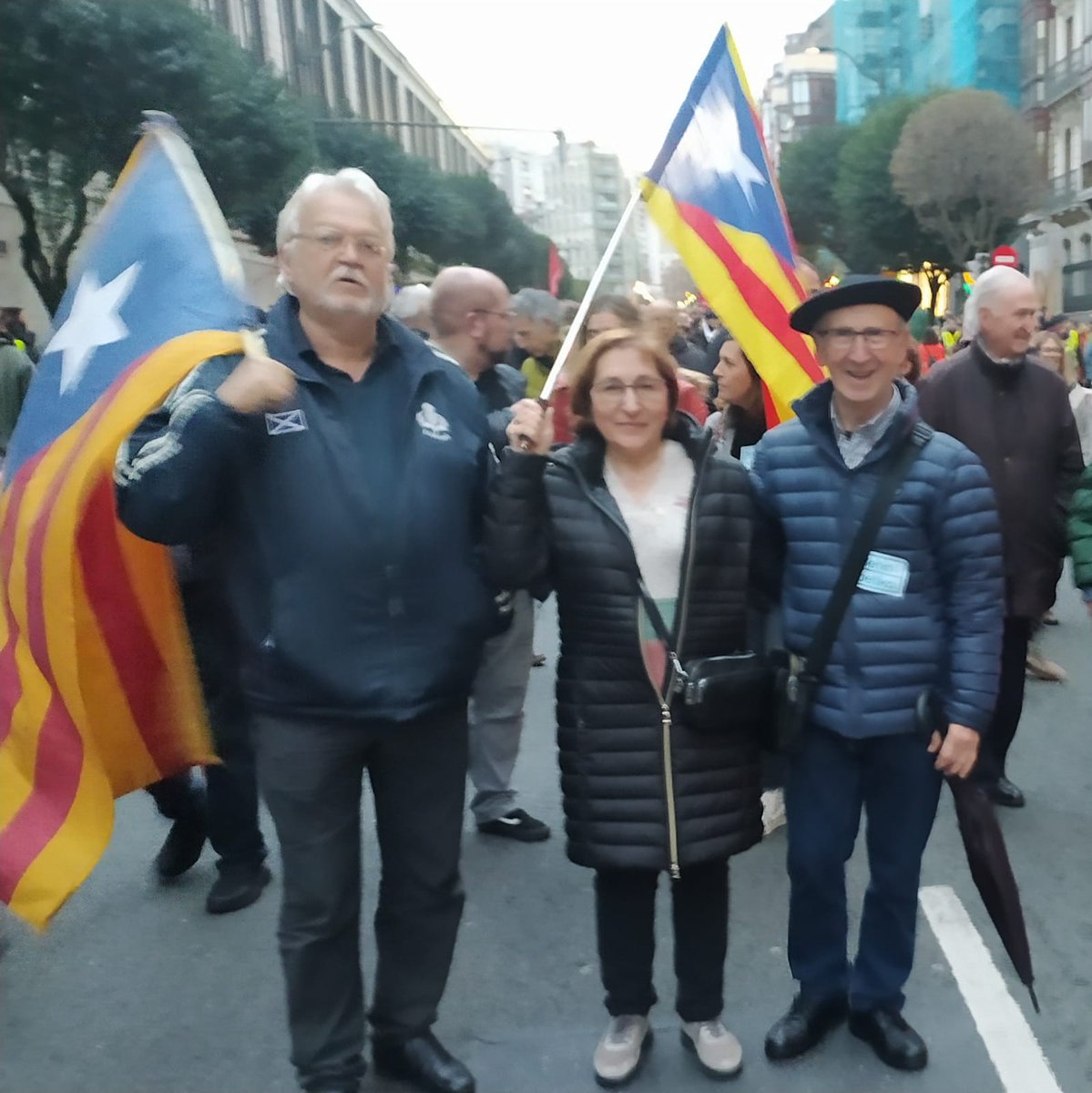 bosch_conxita's tweet photo. A Euskadi, a la manifestació per la llibertat dels presos convocada per Sare. #llibertatpresospolitics bascos #solidaritat https://t.co/CVeLV2jBKH