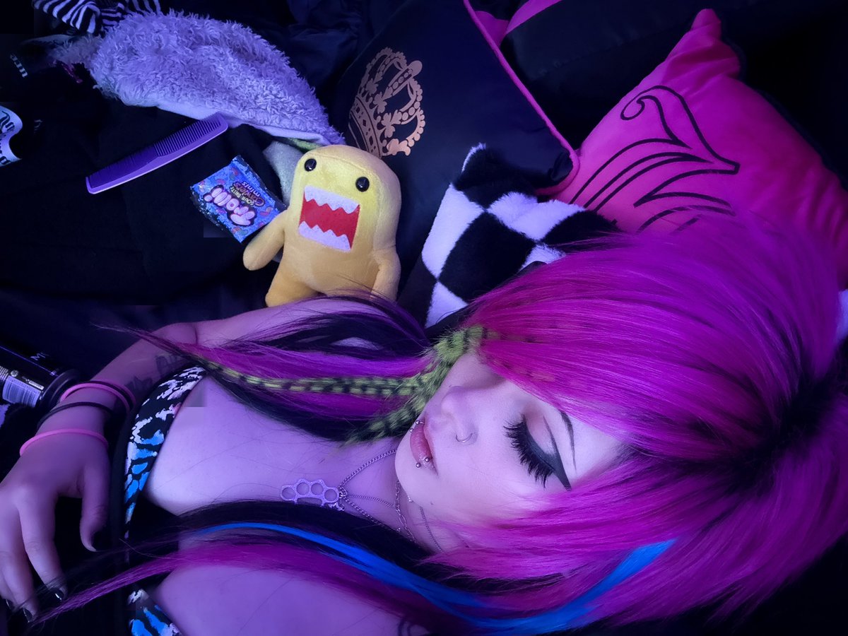 angeliccorpse13's tweet photo. #scenequeen 💖🫧🍭✨💎 https://t.co/RtTh74oFYT