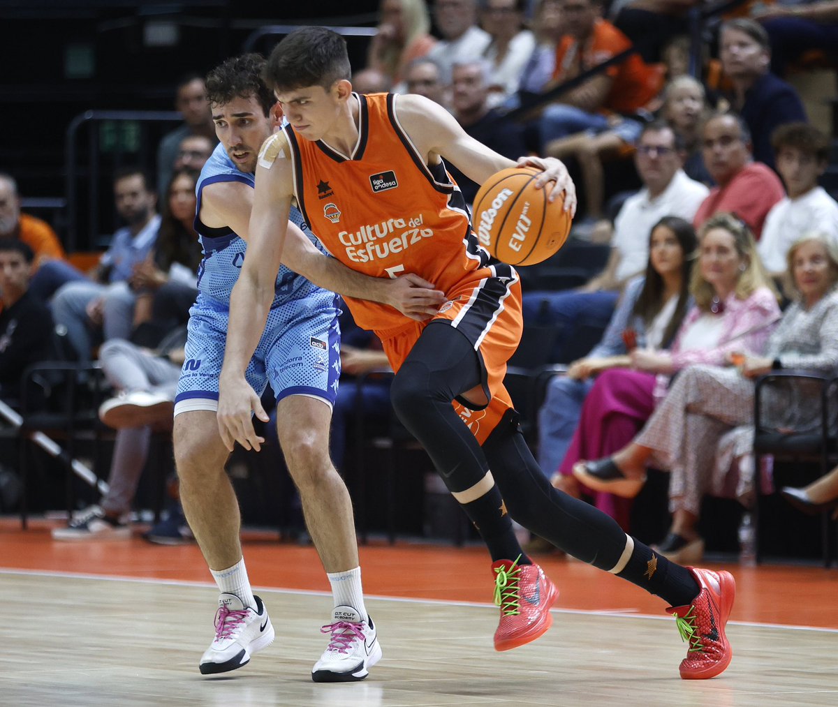 JBOrantos's tweet photo. De Larrea ha terminado el partido como el más valorado del equipo con 23 de Valoración y rozando el triple doble.

10 pts
7 rebotes
8 asistencias

Día a día mejorando. Más que promesa empieza a ser una realidad. https://t.co/7RXx0fQD4x