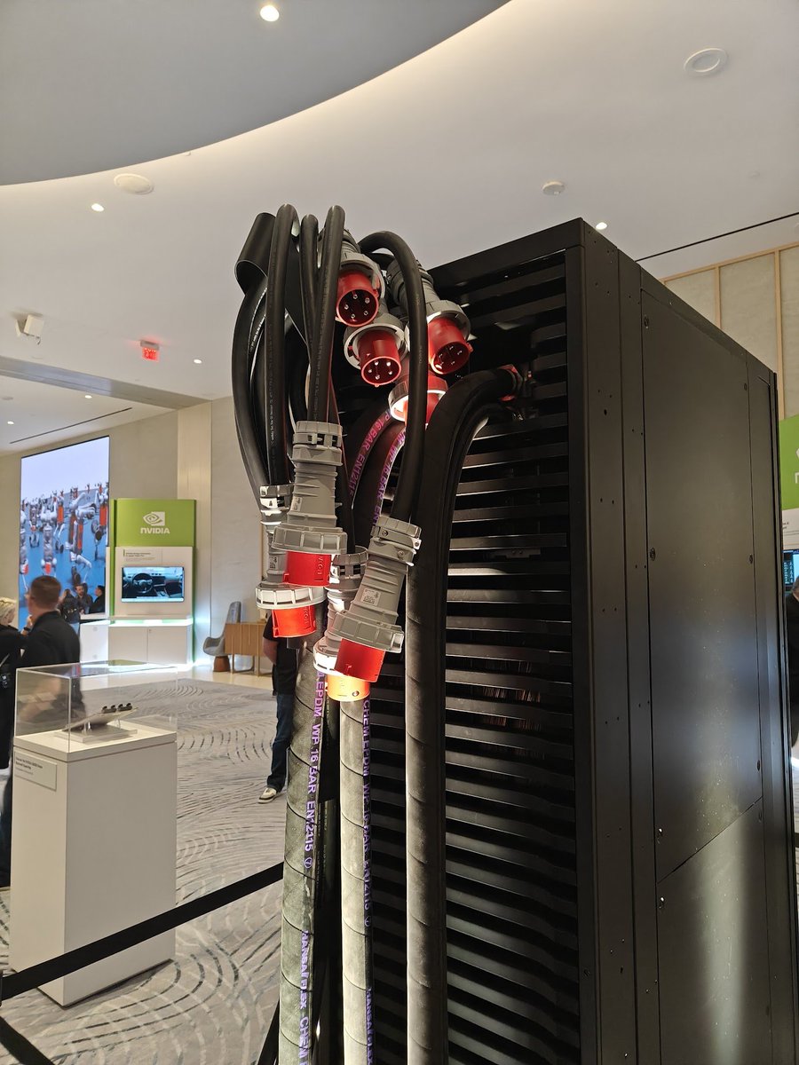 GreenGarage_TTV's tweet image. ⚡️ Well, it looks like the next time I update the rack in The Green Garage, I’ll need MORE POWER! 💪🔌  
Don’t forget to follow us for more! 

#TheGreenGarage #PCGaming #TechUpgrades #PowerUp