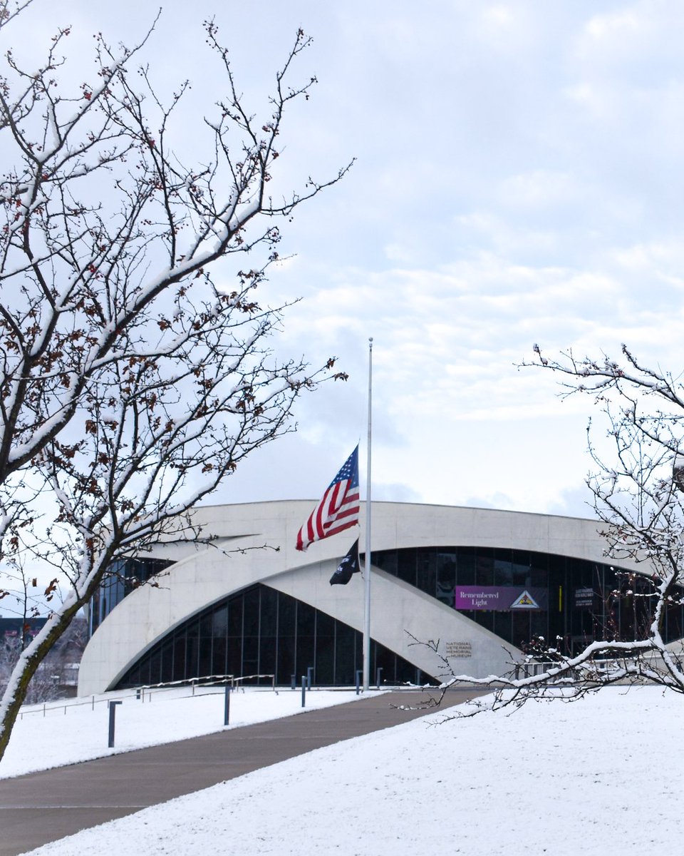 NationalVMM's tweet photo. Beautiful scenes from the museum as we got our real first snow of the season.❄️❤️
#nvmm #firstsnow #colombusohio #cityofcolumbus https://t.co/GBM21p6PpM
