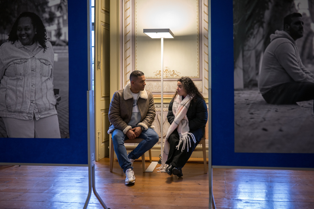 CamaraLisboa's tweet photo. “A essa hora não há vivalma na rua.” Testemunhos e rostos captados pelos
fotógrafos Bruno Baptista e Iara Rodrigues para a exposição fotográfica, ‘Quando a cidade ainda dorme’.
Para visitar até dia 19 de janeiro, na Quinta Alegre.
ℹ https://t.co/jQzwVZpMgj
#Lisboa #Gebalis https://t.co/cJ3UUrDVkc