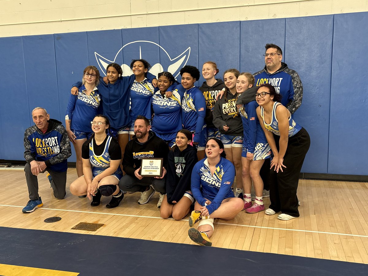 Matt_ORourke1's tweet photo. 🚨 Kenmore Girls Duals final standings 🚨

1. @LockportSports 6-0
2. @op_athletics 4-2
3. @KenTonWrestle 4-2
4. Iroquois 3-3
5. @home_rh 3-3
6. Frewsburg 1-5
7. @SCCSDWarriors 0-6

@wnywrstlcentral @WNYAthletics @wnywrestling @wolf3328 https://t.co/vLz21bhxxD