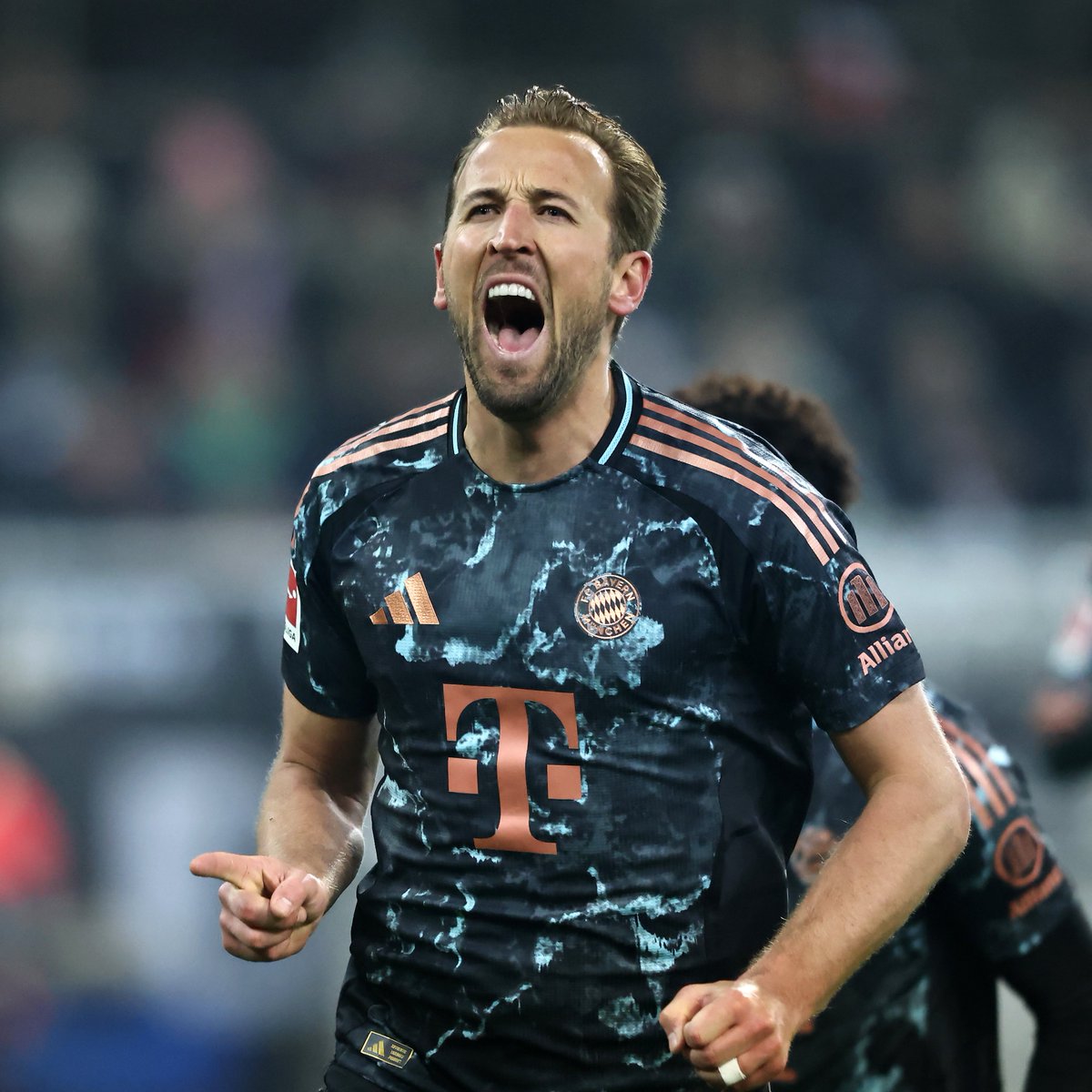 FCBayern's tweet photo. 2️⃣6️⃣ in Folge! 🤯 @HKane 

♦️ #BMGFCB | 0-1 | 72' ♦️ https://t.co/ln8jSfNbC3