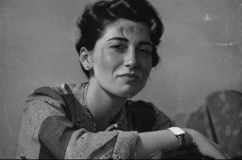 «حکومت توتالیتر کارش تنها این نیست که آزادی را محدود کند یا از بین ببرد.
حیات چنین حکومتی در ریشه کن کردن عشق به آزادی از دل انسان‌هاست»

- هانا آنت (ریشه‌های توتالیتاریسم)

#پخشان_عزیزی