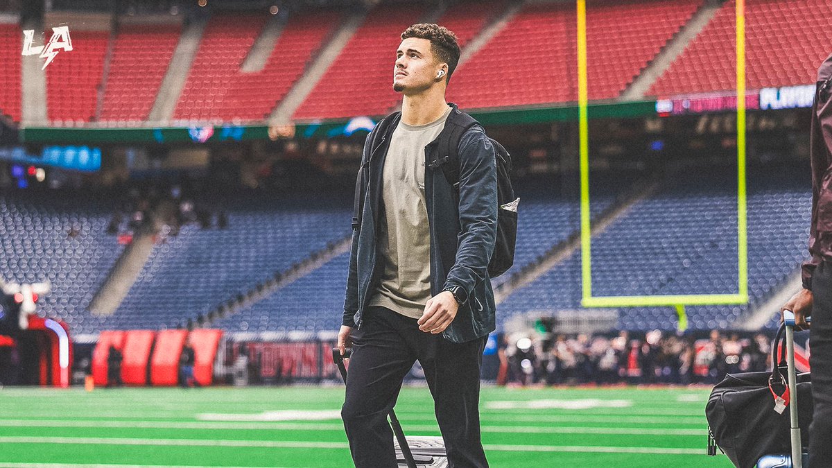 chargers's tweet photo. 📍 on site https://t.co/fxdyM0dXnS