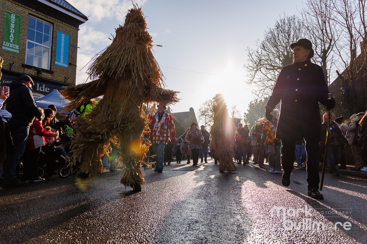 MBPhotographic's tweet photo. After years of trying but never quite been able to make the #StrawBearFest, I finally got to see the Straw Bear make his way around Whittlesey. https://t.co/KSBLy7s3nB