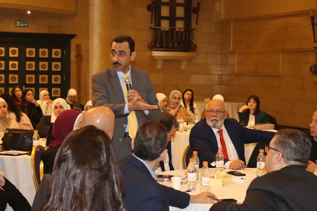 Jordan_FDA's tweet photo. مهيدات يؤكد خلال افتتاح ورشة عمل نظمتها المؤسسة ولجنة العاملين في قطاع التسجيل -نقابة صيادلة الأردن أهمية الشفافية والانفتاح على القطاعات الصيدلانية المختلفة لتعزيز الأمن الدوائي https://t.co/xLgyxElF5U