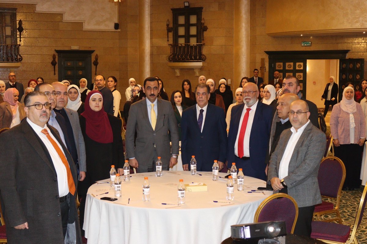 Jordan_FDA's tweet photo. مهيدات يؤكد خلال افتتاح ورشة عمل نظمتها المؤسسة ولجنة العاملين في قطاع التسجيل -نقابة صيادلة الأردن أهمية الشفافية والانفتاح على القطاعات الصيدلانية المختلفة لتعزيز الأمن الدوائي https://t.co/xLgyxElF5U