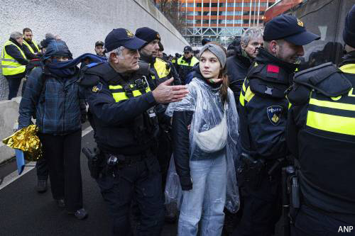 wereldnieuwsonl's tweet image. Ruim 700 aanhoudingen bij XR-demonstratie Den Haag

transport-online.nl/71665/ruim-700… #A12 #activisten #demonstranten #DenHaag #Utrechtsebaan #XR